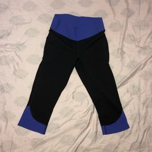 Lucy XS WORKOUT CROP LEGGINGS XSMALL